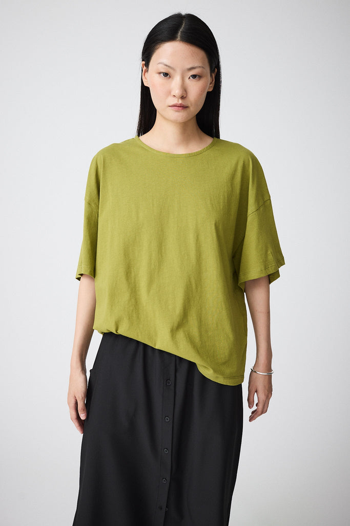 Camiseta de corte holgado confeccionada en jersey de algodón de mujer. Tantä. Color Verde