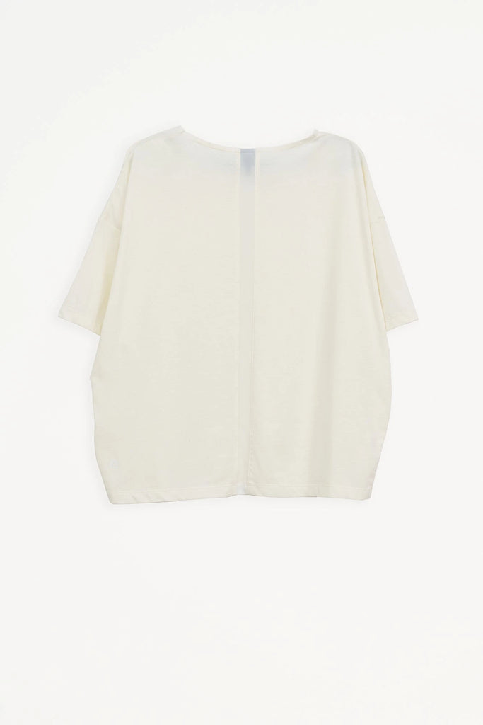 Camiseta Mujer de corte holgado confeccionada en jersey de algodón. Tantä. Color Blanco roto 