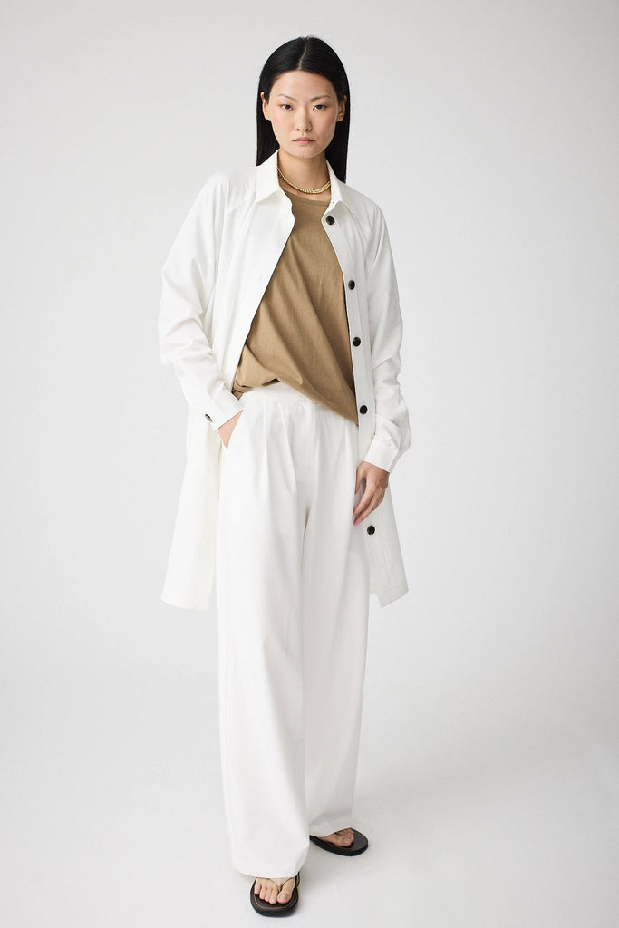 Sobrecamisa de Mujer larga confeccionada en tejido 4-ways stretch secado rápido. Tantä. Color Blanco