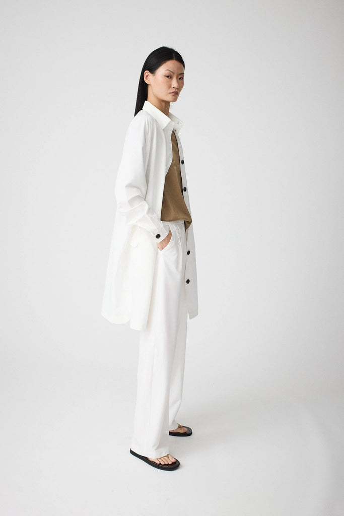 Sobrecamisa de Mujer larga confeccionada en tejido 4-ways stretch secado rápido. Tantä. Color Blanco