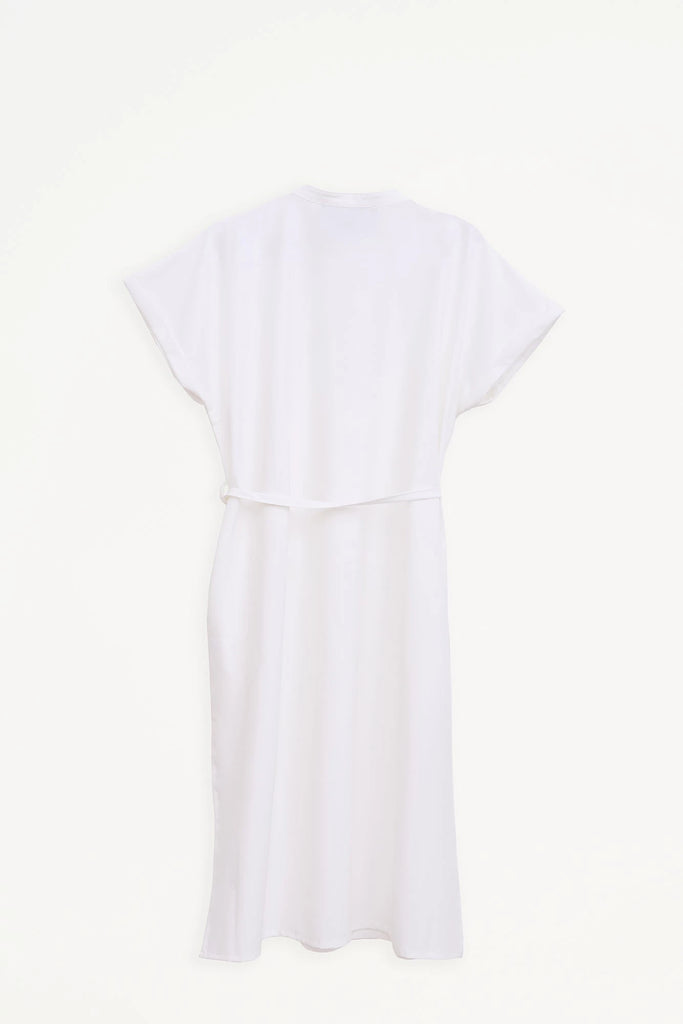 Vestido oversize manga corta en tejido 4-ways stretch secado rápido. Tantä. Color blanco