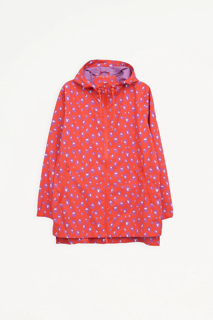  Chaqueta impermeable de Mujer Magla  con tejido impermeable de poliéster reciclado. Tantä. Color rojo estampado