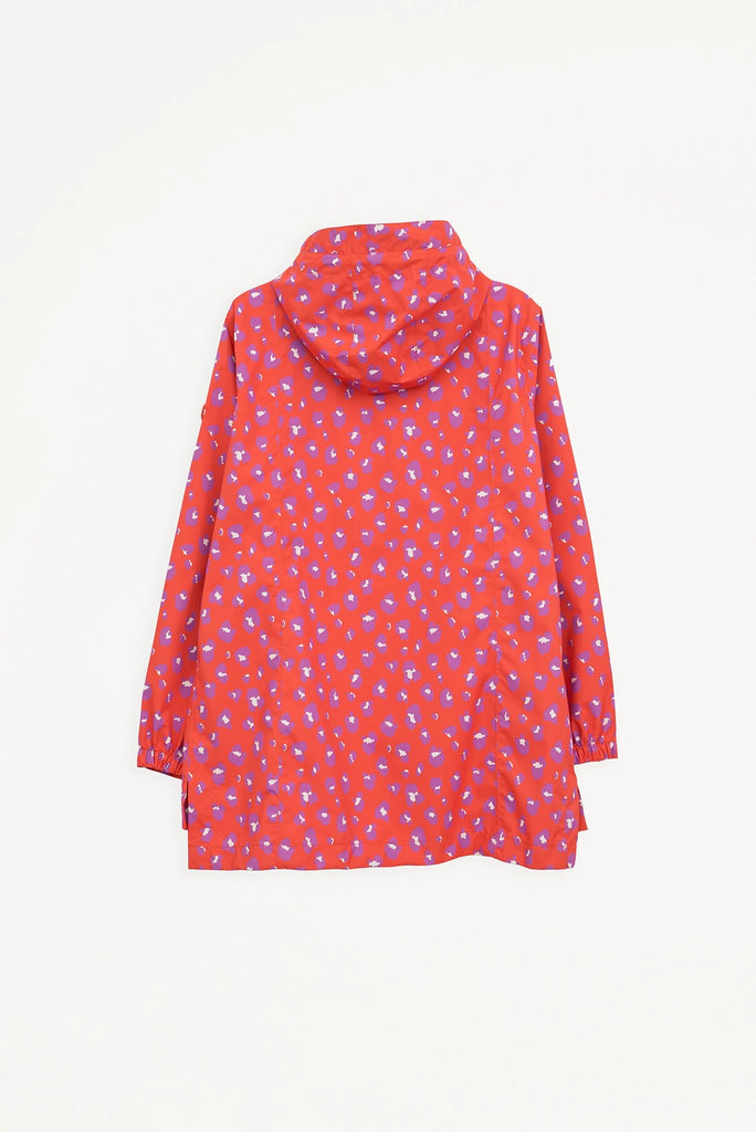  Chaqueta impermeable de Mujer Magla  con tejido impermeable de poliéster reciclado. Tantä. Color rojo estampado
