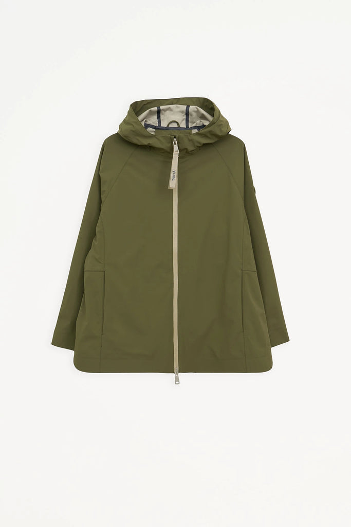 Chaqueta impermeable sport de mujer Noe en softshell. Tantä. Color verde