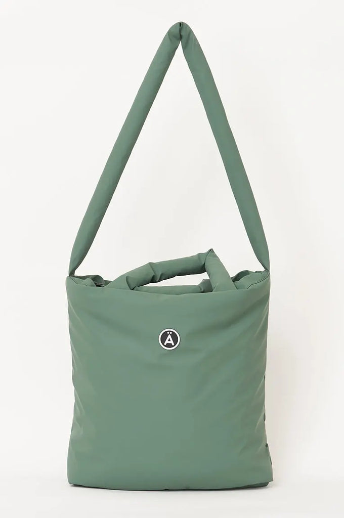 Bolso impermeable de mujer mediano en poliuretano color Verde bosque. Tonitrua