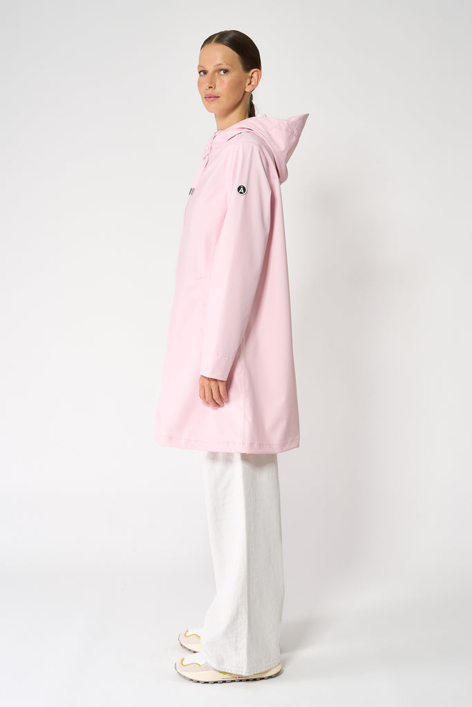 Chubasquero impermeable de mujer Nuovola de Tantä. Color rosa