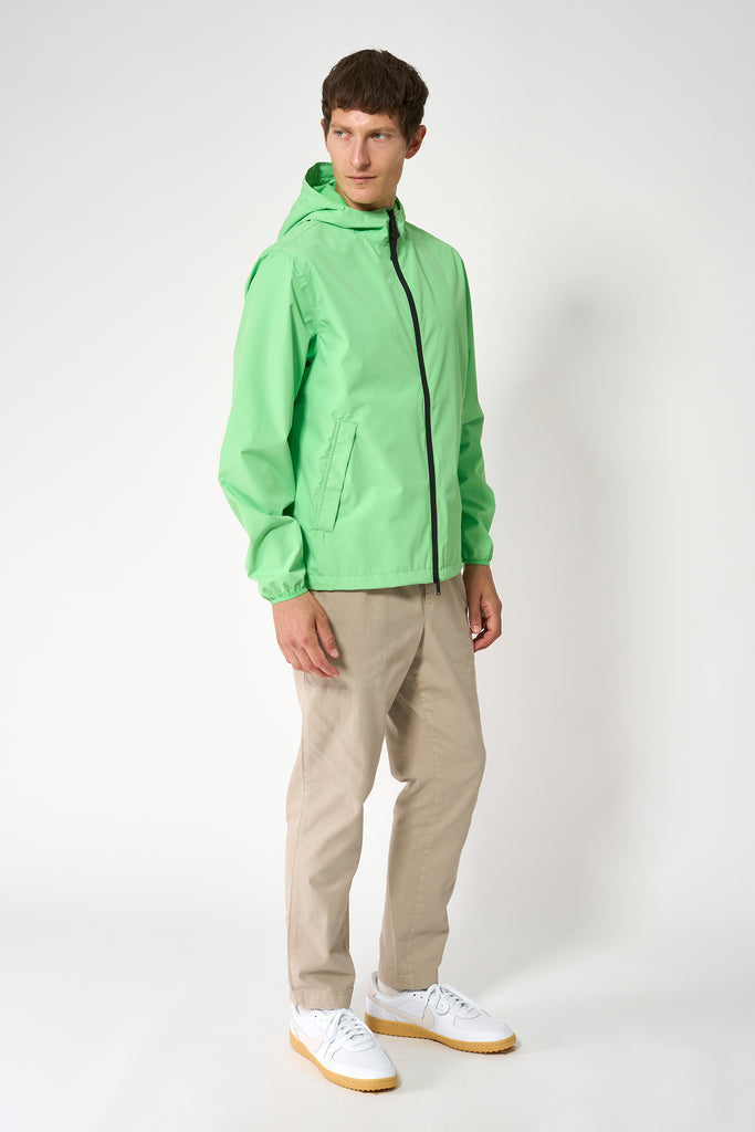  Chaqueta Tantä de HOMBRE Liutis es impermeable. Verde 