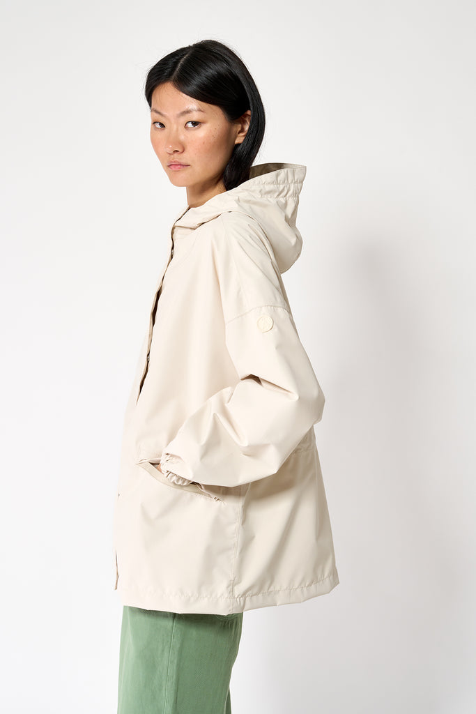 Chaqueta impermeable Lainoa de mujer Tantä  Color Blanco