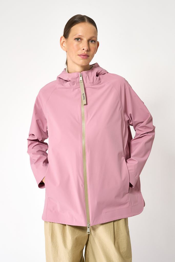 Chaqueta impermeable sport de mujer Noe en softshell. Tantä. Color lila