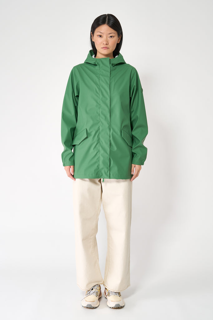  Chaqueta Impermeable Niebla de Mujer Tantä. color verde. 100% Impermeable