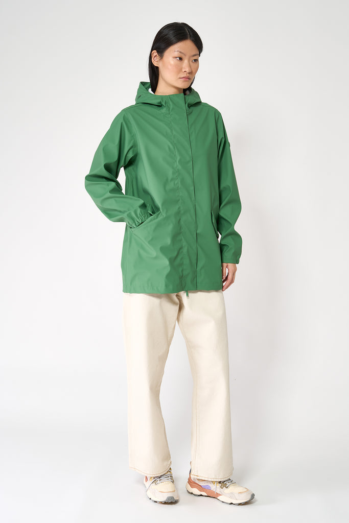  Chaqueta Impermeable Niebla de Mujer Tantä. color verde. 100% Impermeable