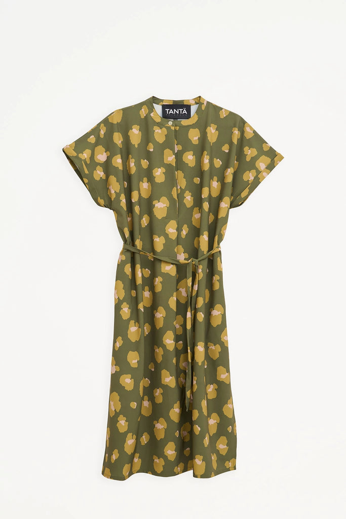 Vestido de corte oversize y manga corta estampado. Tantä. Color verde