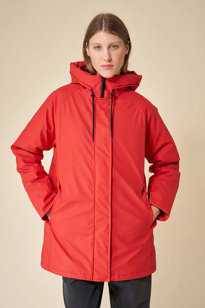 Abrigo y chaleco impermeable de mujer. Tipo plumífero. Rojo – Tantä Rainwear