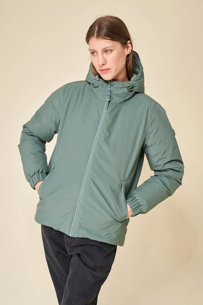 Chaqueta o abrigo corto de mujer impermeable